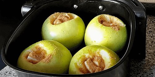 Backen von Äpfeln in einer Heißluftfritteuse